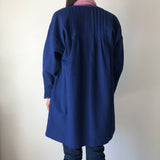 Vネックブラウス