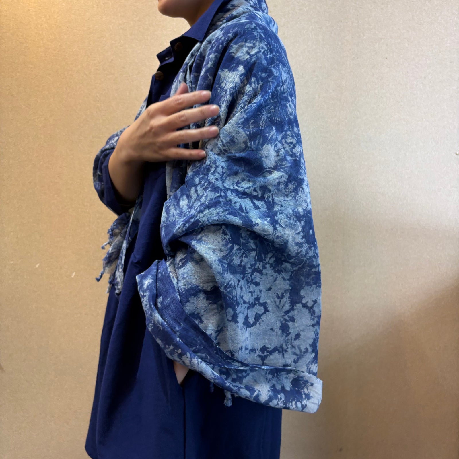 藍染ストール ガーゼ 群雲染め – aitoki - 時を楽しむ丁寧な暮らし