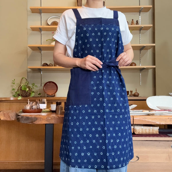 日本の「青」と暮らす。藍染めエプロン – aitoki - 時を楽しむ丁寧な暮らし