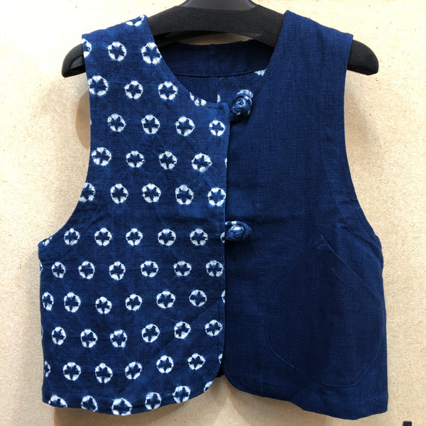 うさとの服　藍染めベスト レディースベスト – aitoki - 時を楽しむ丁寧な暮らし
