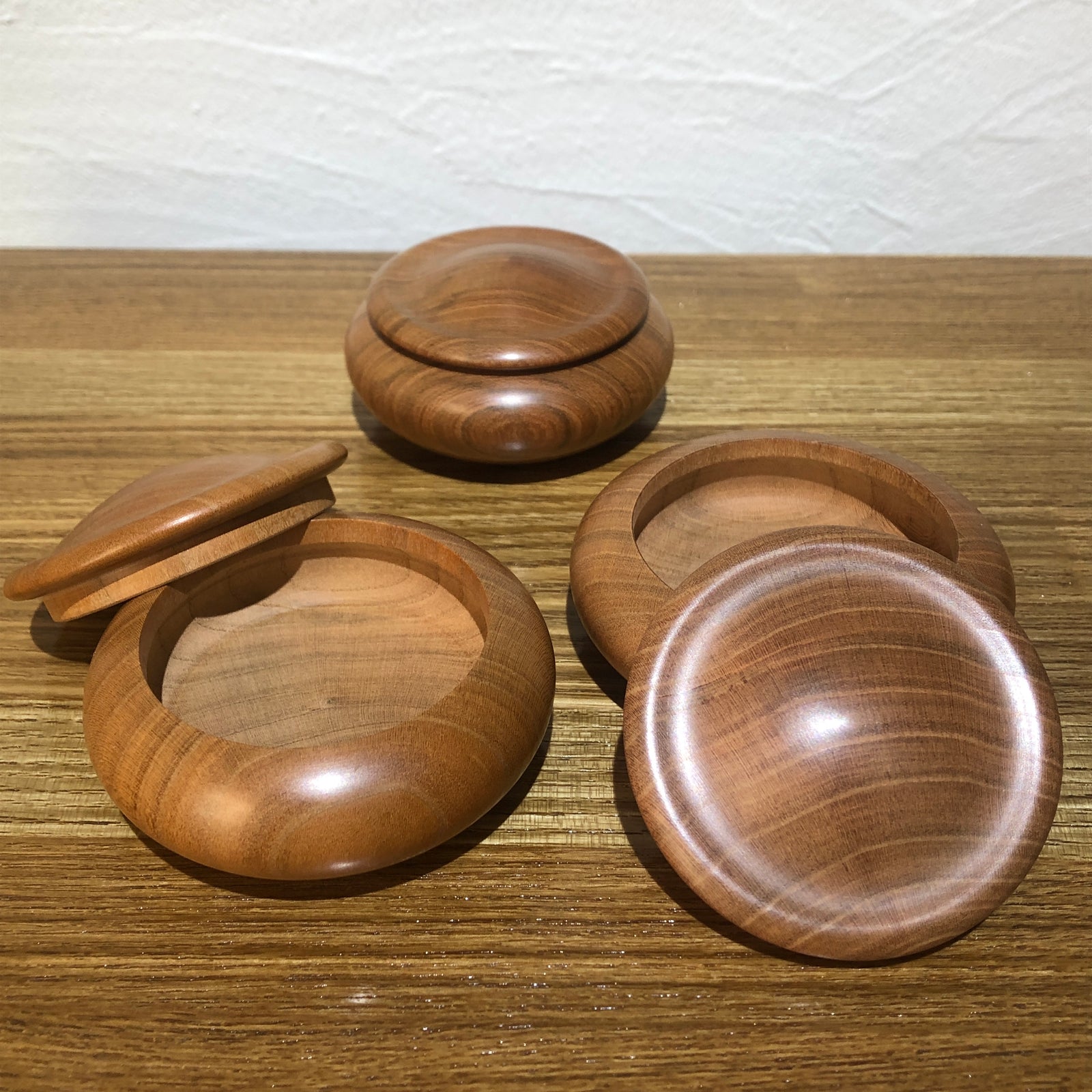 李朝家具　鳥の小物入れ　木彫り　竹編み　工芸品　蓋付き小物入れ 李朝家具 鳥の小物入れ 木彫り 竹編み 工芸品 蓋付き小物入れ